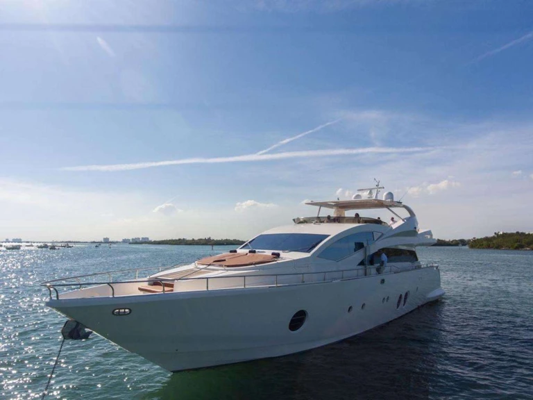 Wynajem łodzi Miami tanio Italian Yacht 85