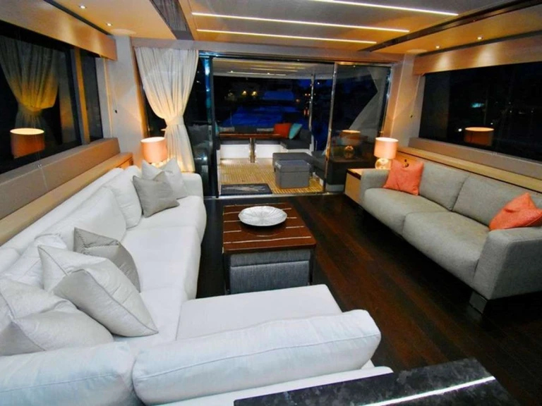Sunseeker Do it Anyway między profesjonalistami a osobami prywatnymi w Wyspy Dziewicze USA