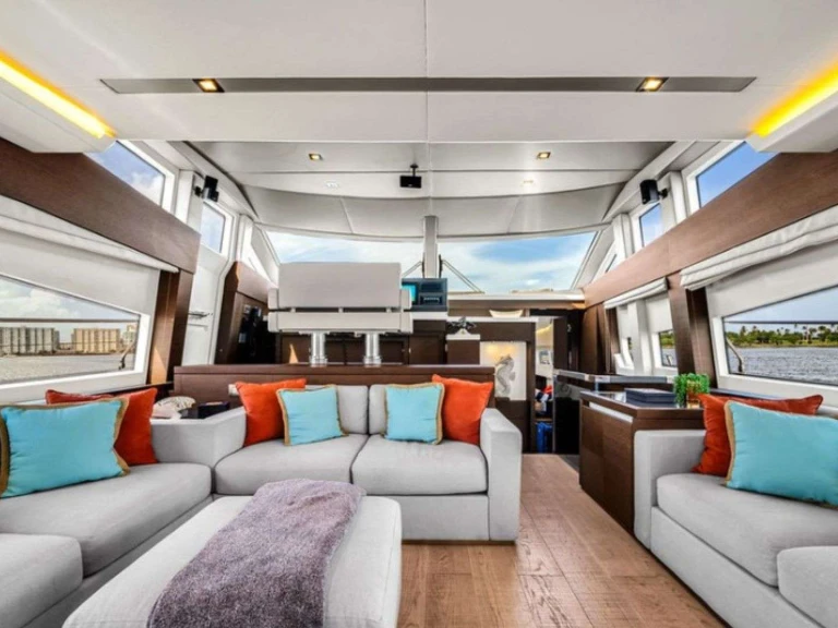 Prestige Yachts Oceana między profesjonalistami a osobami prywatnymi w Nassau
