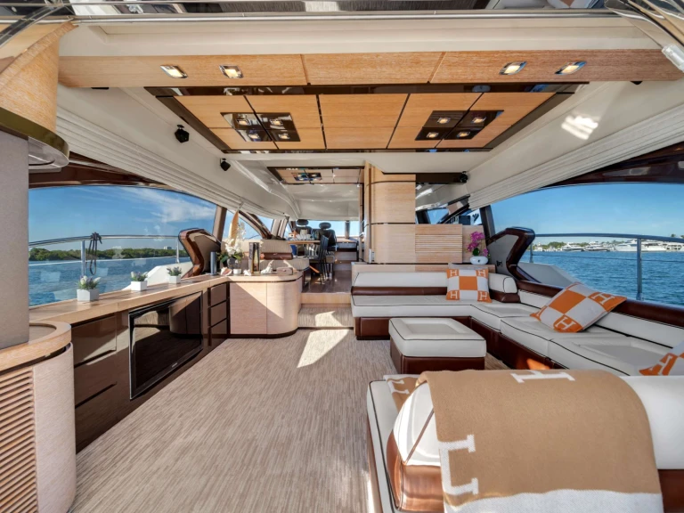 Luksusowy jacht do wynajmu w Sunny Isles Beach (City) w najlepszej cenie