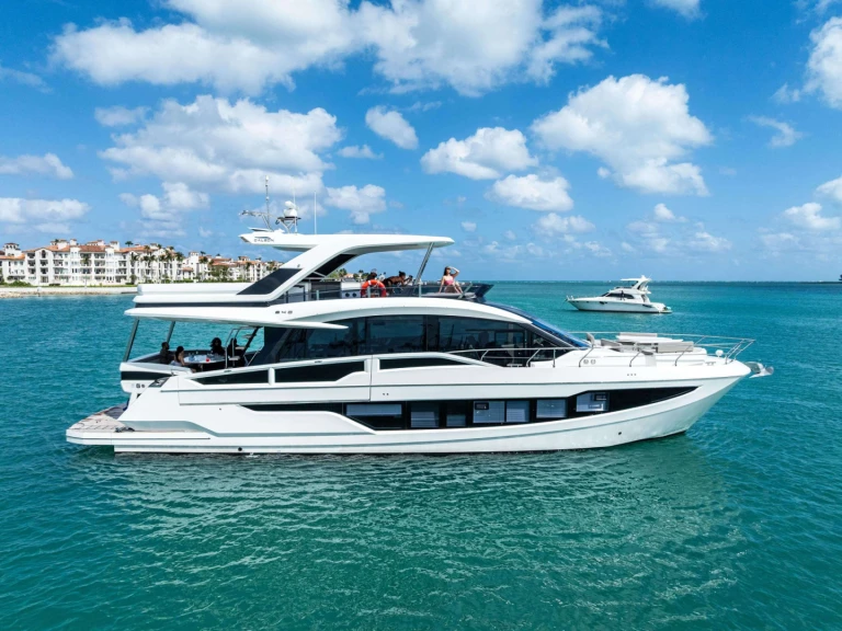 Wynajmij Luksusowy jacht z lub bez skippera Galeon w Miami Beach