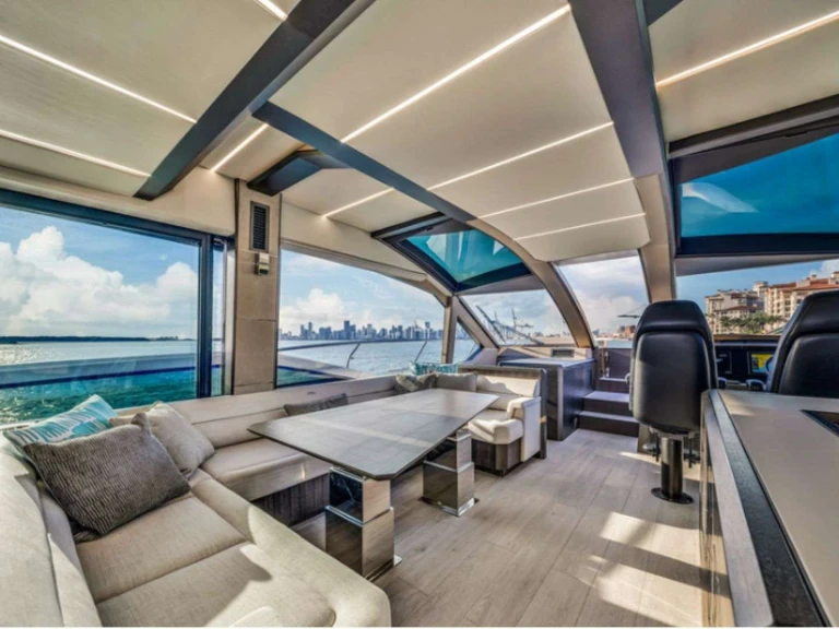 Luksusowy jacht do wynajmu w Miami Beach w najlepszej cenie