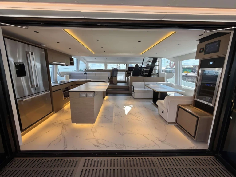 Wynajem Luksusowy jacht Xquisite Yachts z patentem 