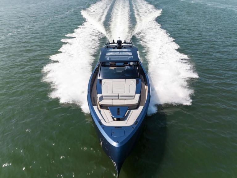 Vanquish ETSEA między profesjonalistami a osobami prywatnymi w Sag Harbor