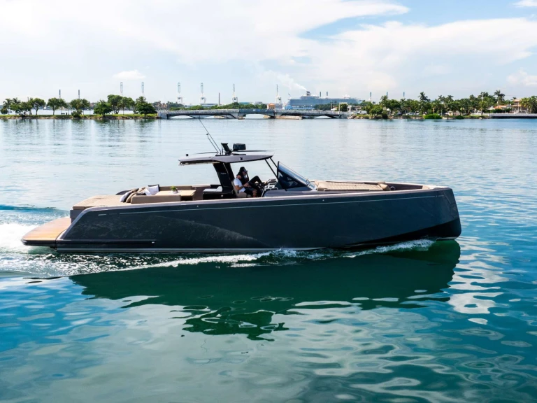 Wynajem Luksusowy jacht Pardo Yachts z patentem 