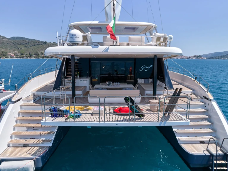 Wynajem Luksusowy jacht w Piraeus - Sunreef GENNY