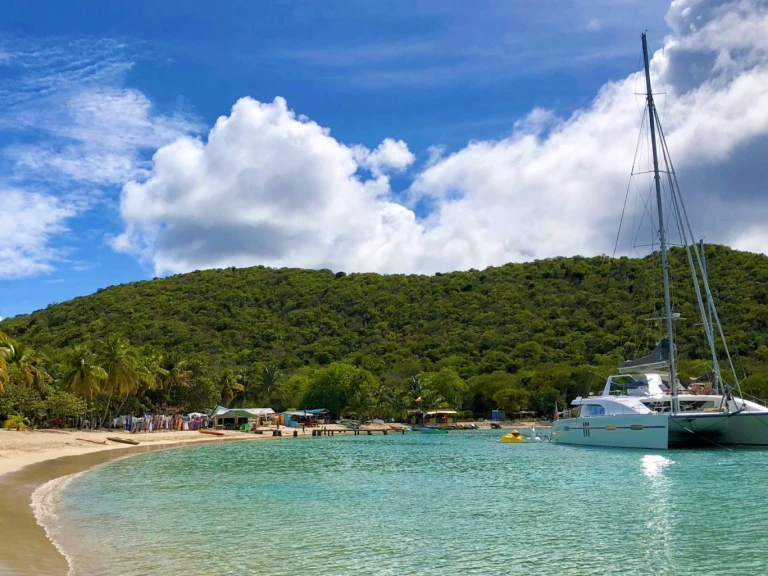 Wynajmij Matrix Yachts TRANQUILITY w Road Town
