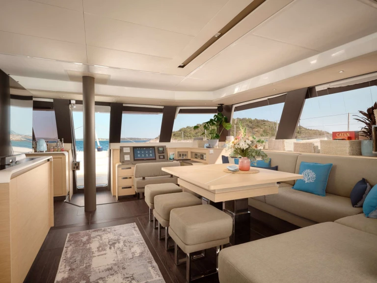 Wynajem Luksusowy jacht Fountaine Pajot z patentem 