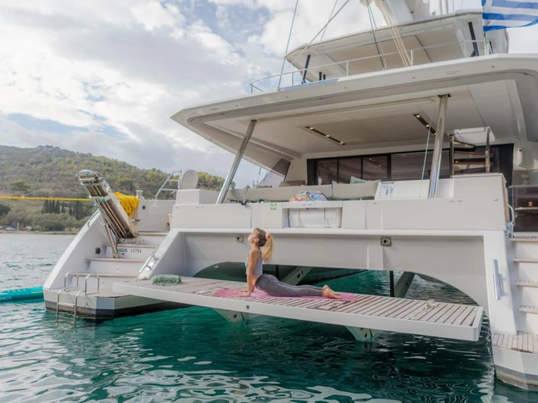 Wynajmij Fountaine Pajot NAMASTE (SAMANA) w Piraeus