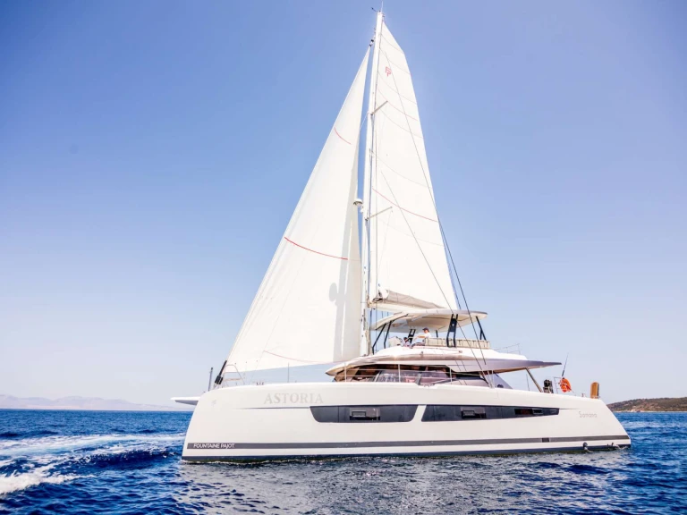 Wynajem Luksusowy jacht Fountaine Pajot z patentem 
