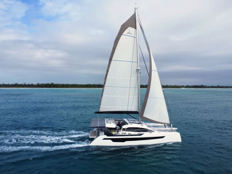 Xquisite Yachts Flying Whale między profesjonalistami a osobami prywatnymi w Bahamy