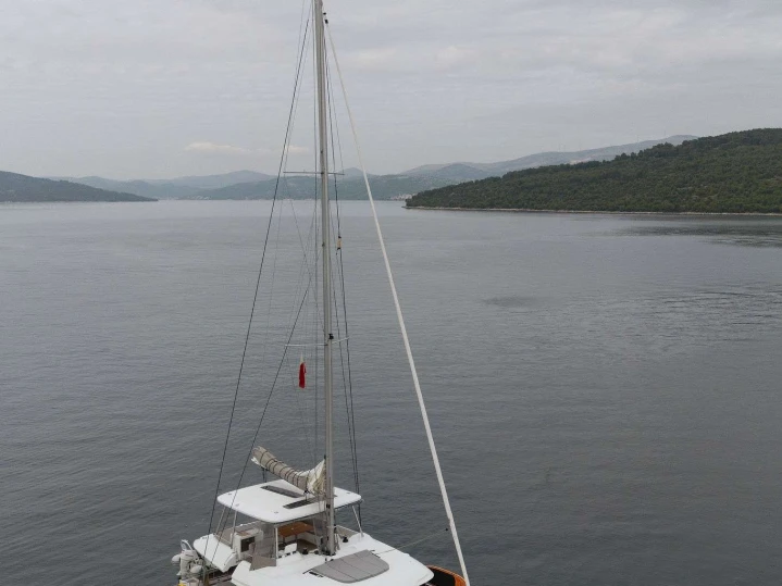 Wynajmij Luksusowy jacht z lub bez skippera Lagoon w Trogir