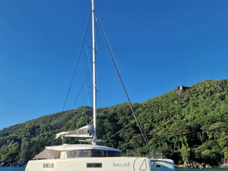 Wynajmij Katamaran z lub bez skippera Lagoon w Bonifacio