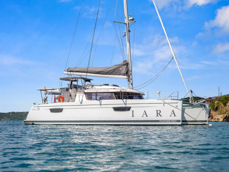 Fountaine Pajot IARA między profesjonalistami a osobami prywatnymi w Brytyjskie Wyspy Dziewicze