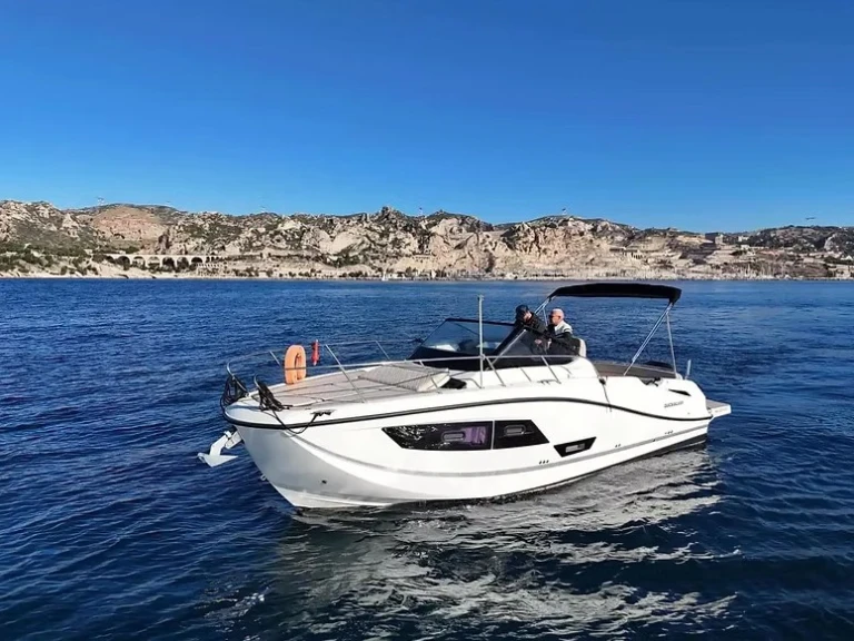 Wynajmij Quicksilver Activ 875 Sundeck w Antibes