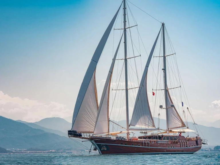 Wynajem Luksusowy jacht Custom Gulet-Motor Sailor z patentem 