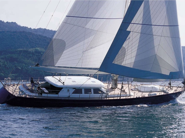 Wynajmij Perini Navi HERITAGE M w Neapol