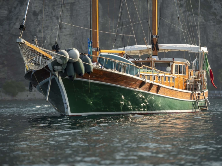 Wynajmij Luksusowy jacht z lub bez skippera Custom Gulet-Motor Sailor w Castellammare di Stabia