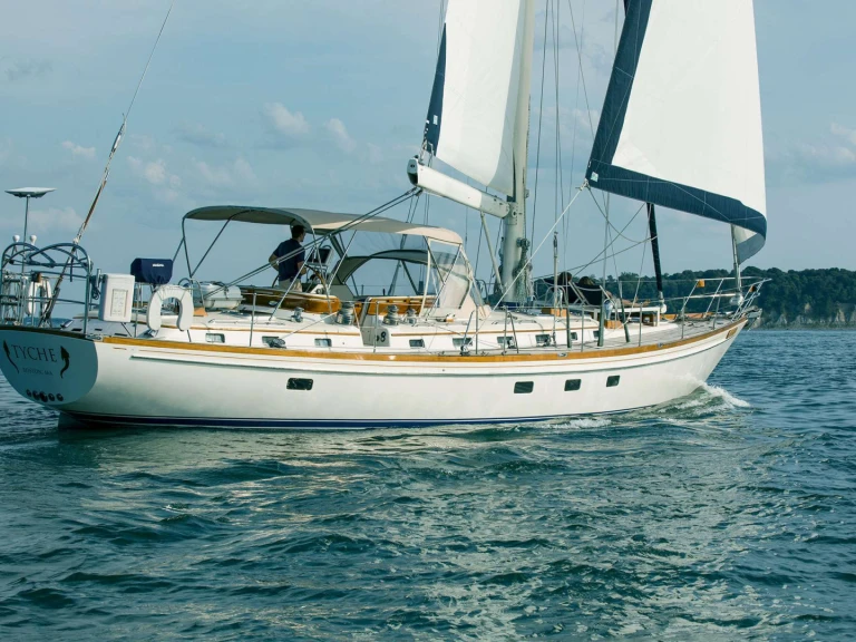 Wynajem Luksusowy jacht Little Harbor z patentem 