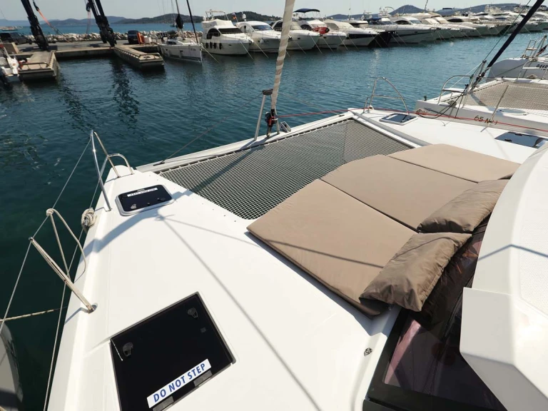 Wynajmij Katamaran z lub bez skippera Fountaine Pajot w Pula