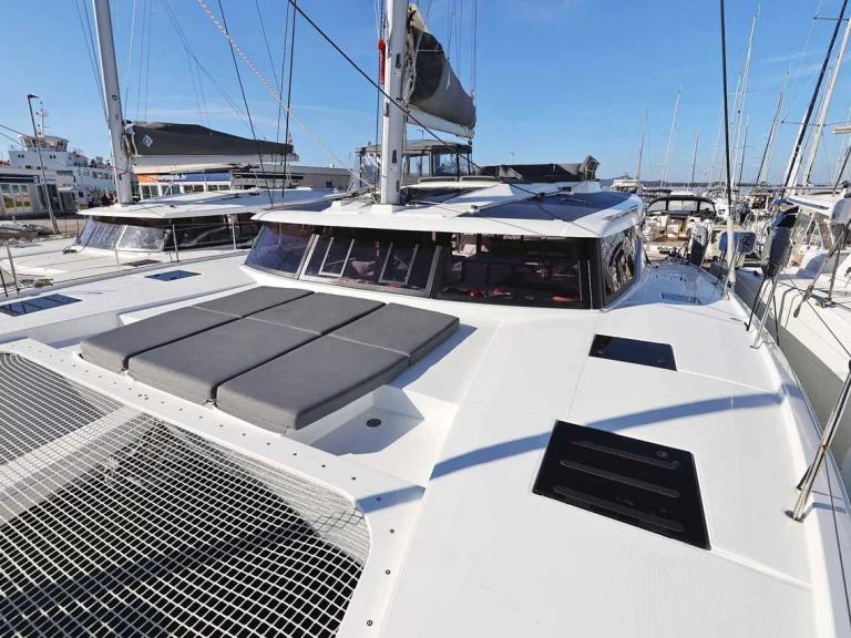 Wynajmij Fountaine Pajot Tanna 47 w Trogir