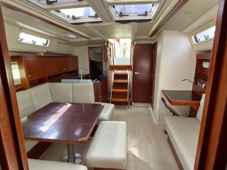 Wynajmij Hanse Hanse 455 w Alimos