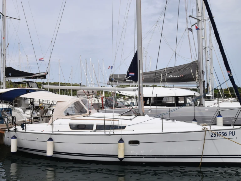 Wynajem łodzi Pula tanio Sun Odyssey 32i