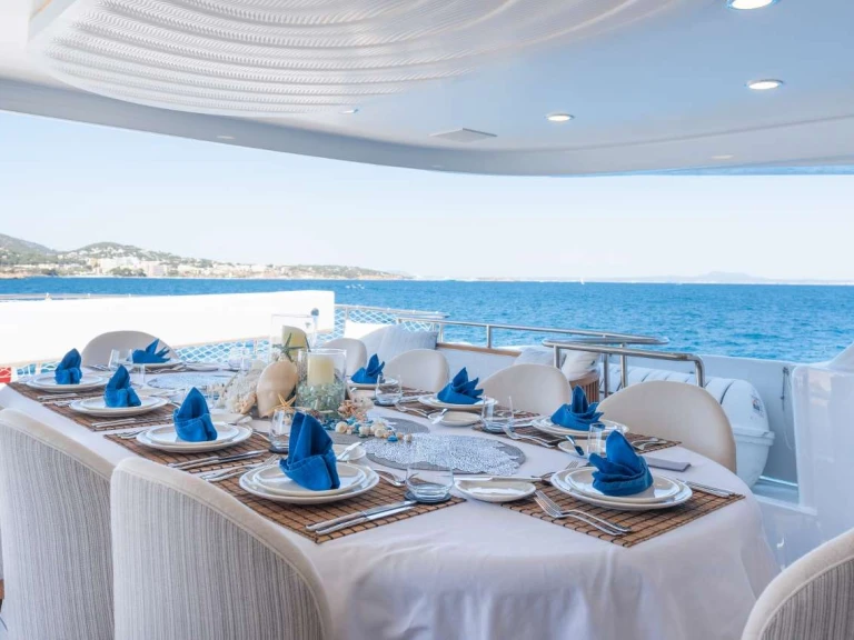 Luksusowy jacht do wynajmu w Cannes w najlepszej cenie