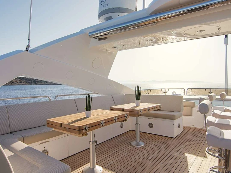 Wynajem Luksusowy jacht Sunseeker z patentem 