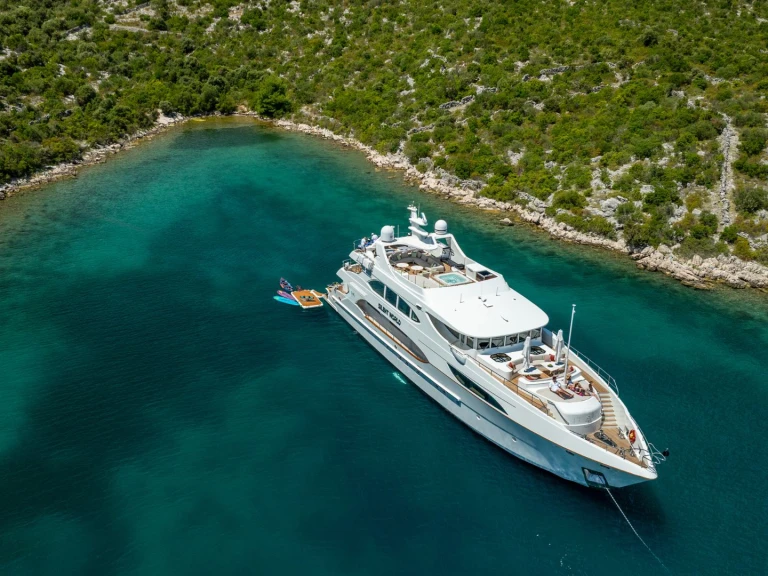 Wynajmij IAG SILENT WORLD w Trogir