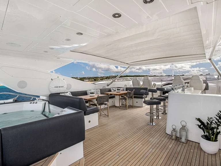 Wynajem Luksusowy jacht Sunseeker z patentem 
