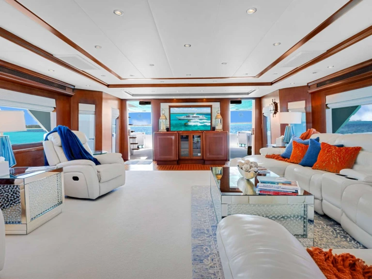 Wynajmij Hatteras ESCAPE w Nassau
