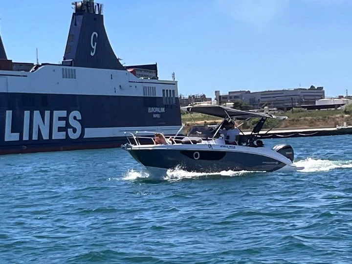 Wynajmij Idea Marine Idea 70.2 w Brindisi Port