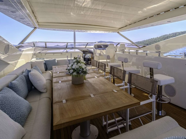 Wynajem Luksusowy jacht Sunseeker z patentem 