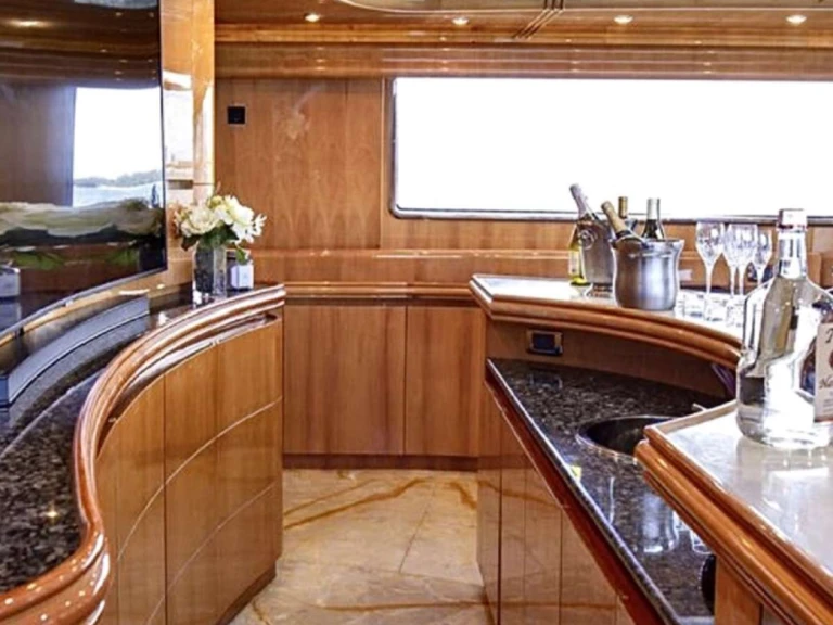 Wynajmij Custom 103' Custom Build w Miami