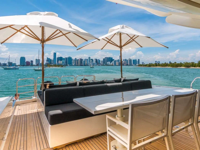 Wynajmij Luksusowy jacht z lub bez skippera Cantieri Dell'Arno w Miami