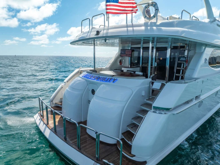 Wynajmij Luksusowy jacht z lub bez skippera Lazzara w Fort Lauderdale