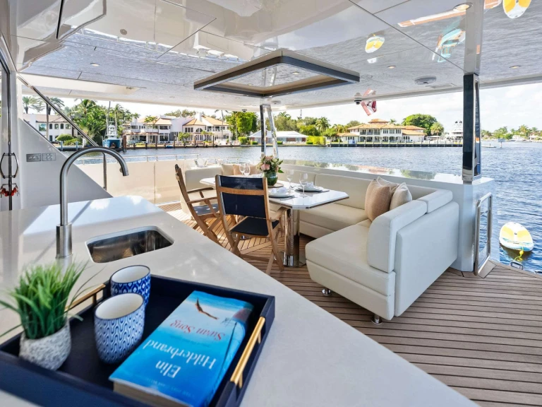 Ocean alexander SEA EO między profesjonalistami a osobami prywatnymi w Fort Lauderdale