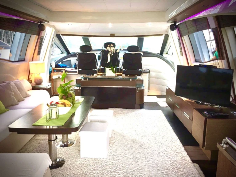Wynajmij Azimut Panthera w Miami Beach