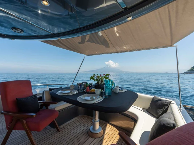 Wynajmij Luksusowy jacht z lub bez skippera  w Castellammare di Stabia