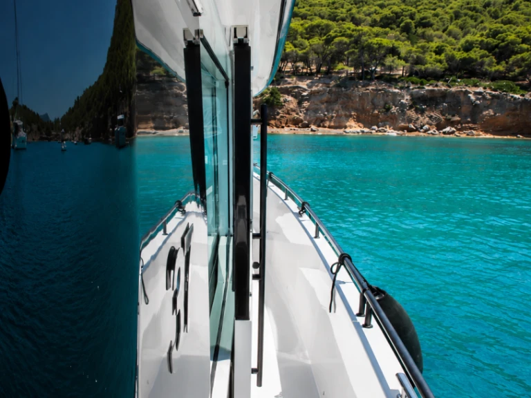 Wynajem łodzi Axopar Axopar 37 XC Cross Cabin w Lavrio na SamBoat 