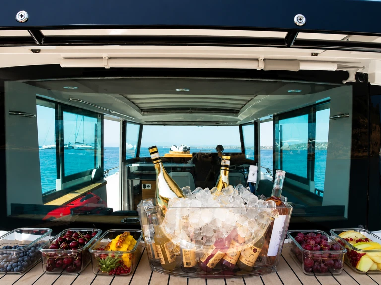 Wynajem w Lavrio- Axopar Axopar 37 XC Cross Cabin na SamBoat
