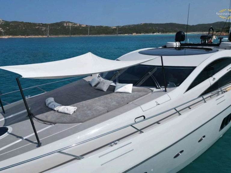 Wynajem w Poltu Quatu- Sunseeker Light Blue na SamBoat