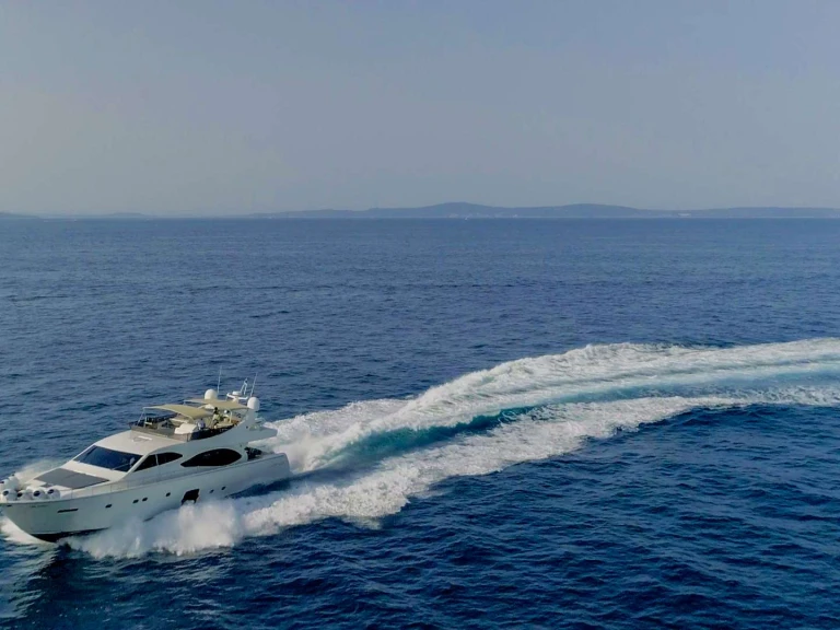 Wynajem Luksusowy jacht Ferretti z patentem 