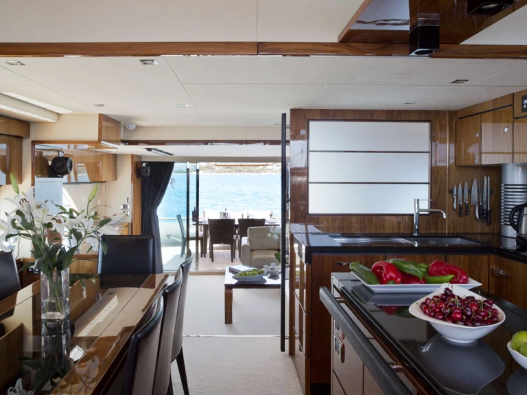 Wynajmij Fairline-Squadron D5 w Antibes