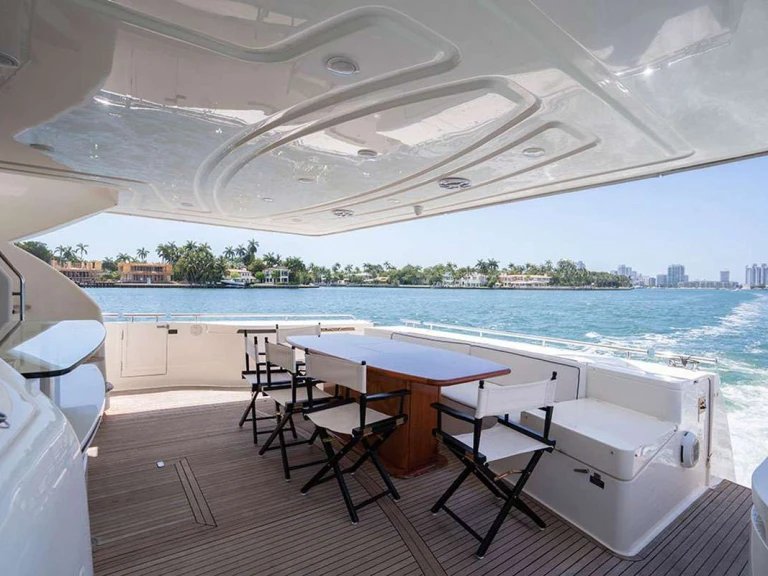 Wynajem łodzi Ferretti Twe11ve w Miami na SamBoat 