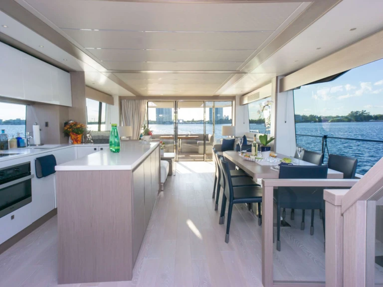 Wynajmij Luksusowy jacht z lub bez skippera Sunseeker w Miami