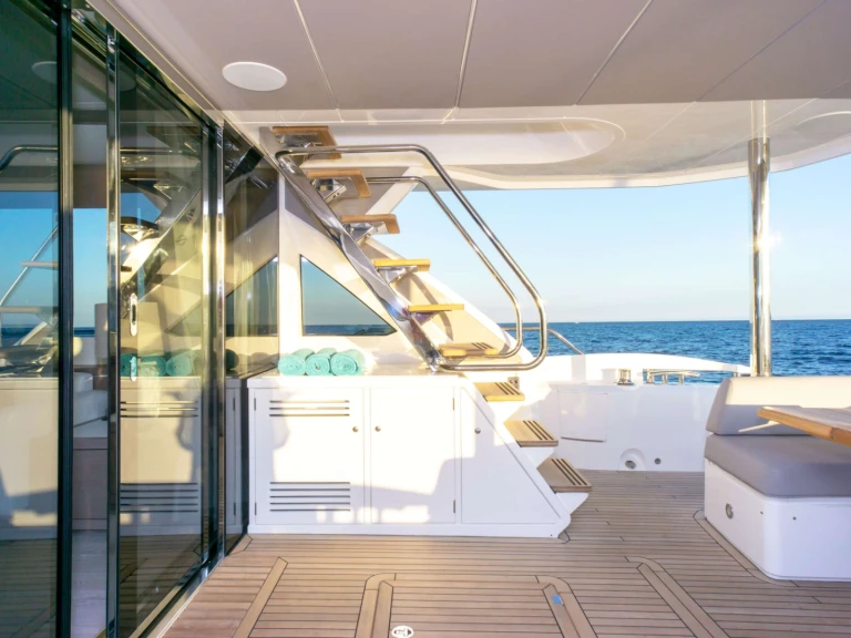 Wynajem Luksusowy jacht Sunseeker z patentem 