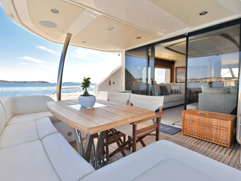 Wynajem Luksusowy jacht Sunseeker z patentem 