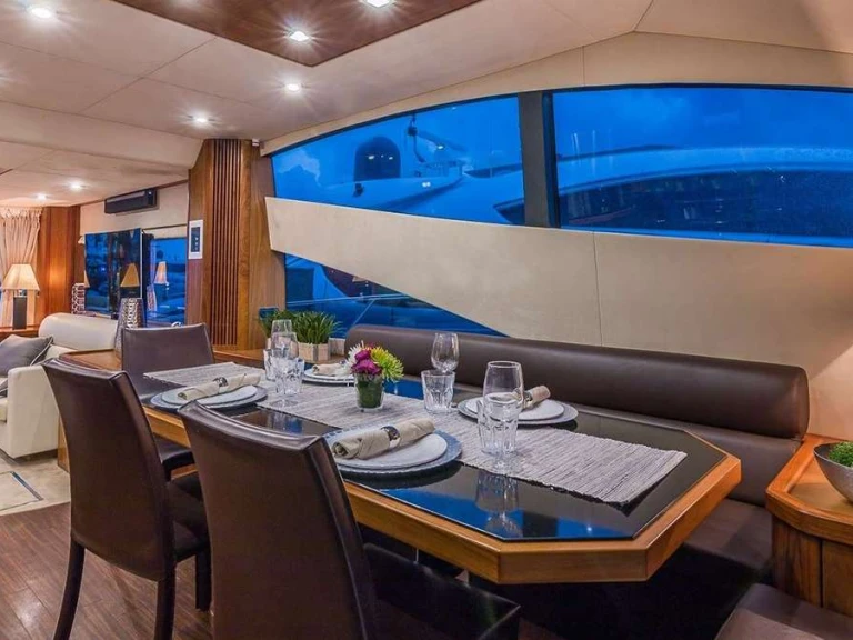 Wynajmij Sunseeker TWINS w Bahamy